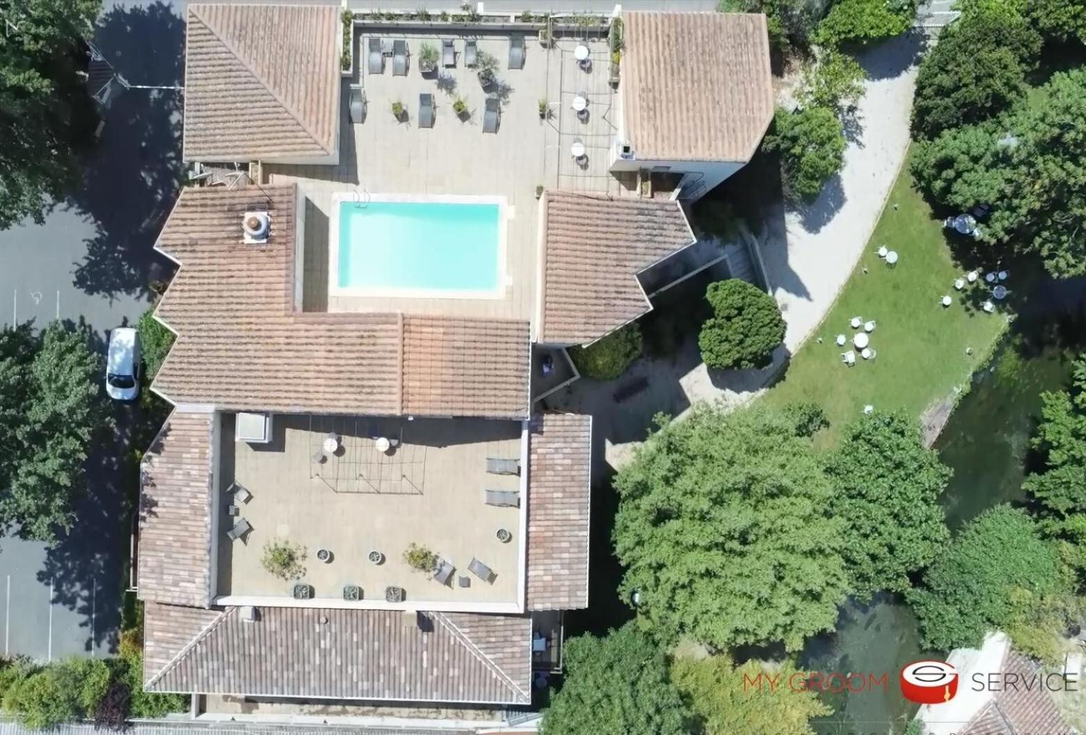 Hotel Les Nevons L'Isle-sur-la-Sorgue Luaran gambar