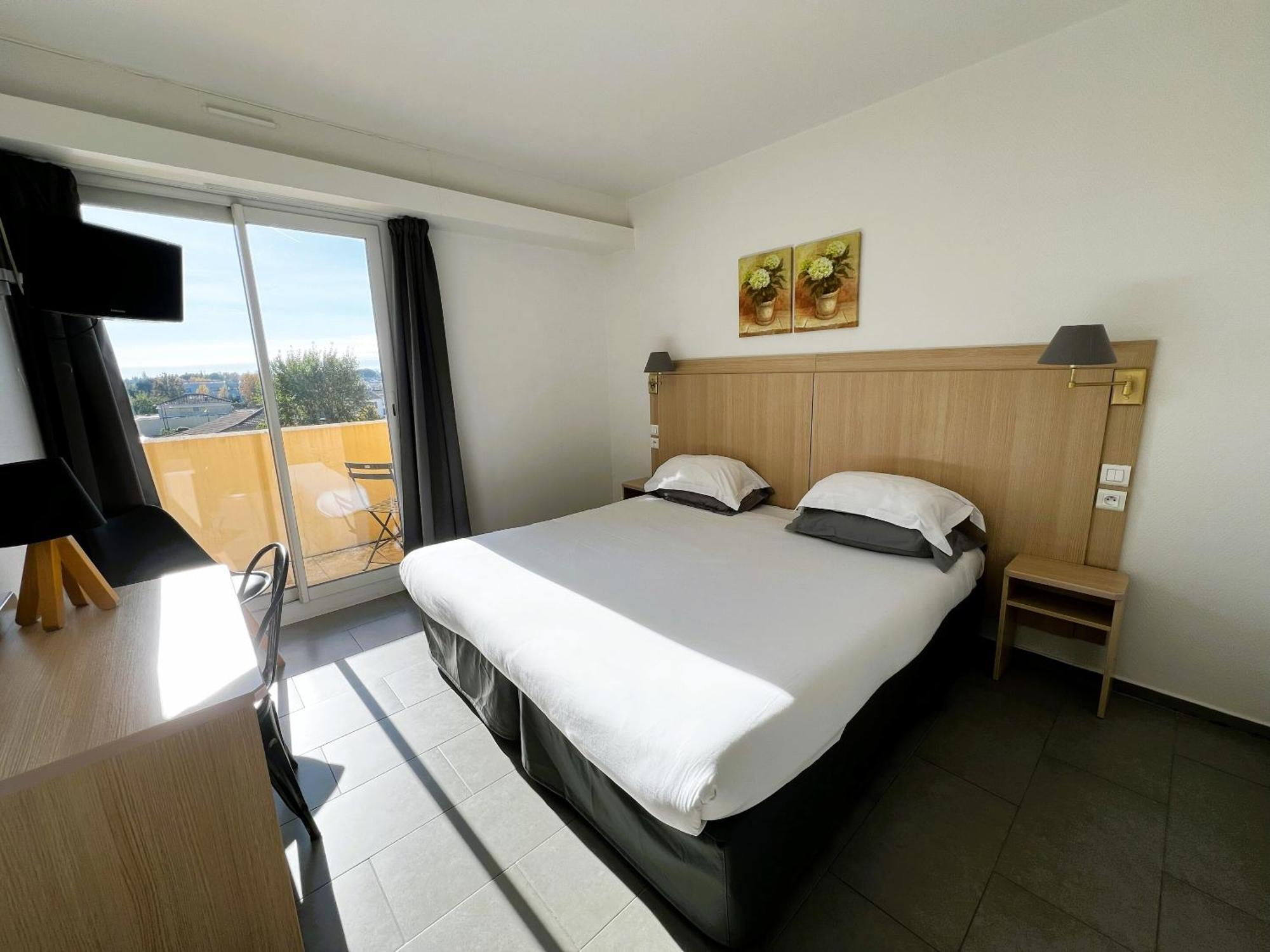 Hotel Les Nevons L'Isle-sur-la-Sorgue Bilik gambar