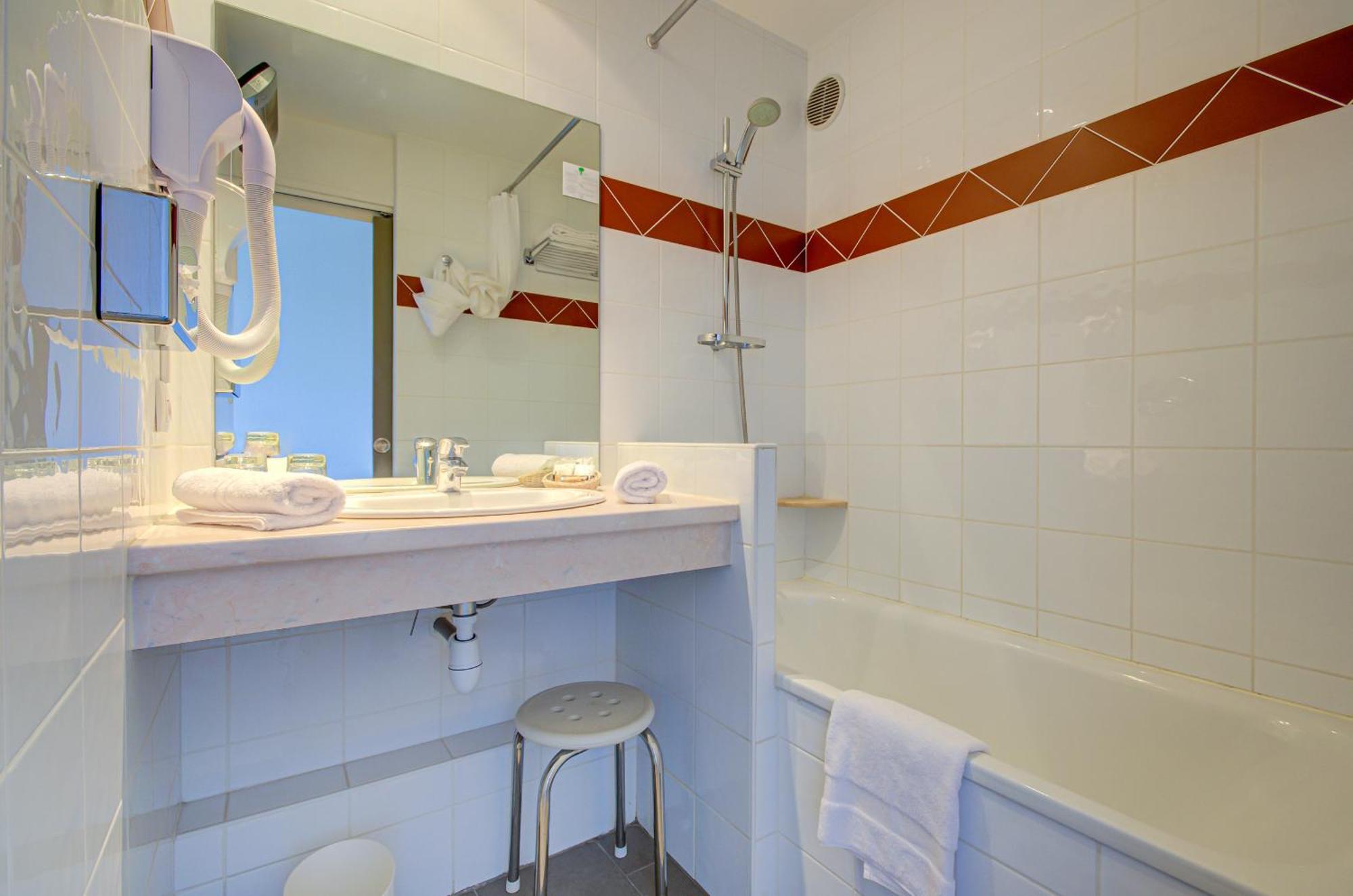 Hotel Les Nevons L'Isle-sur-la-Sorgue Bilik gambar