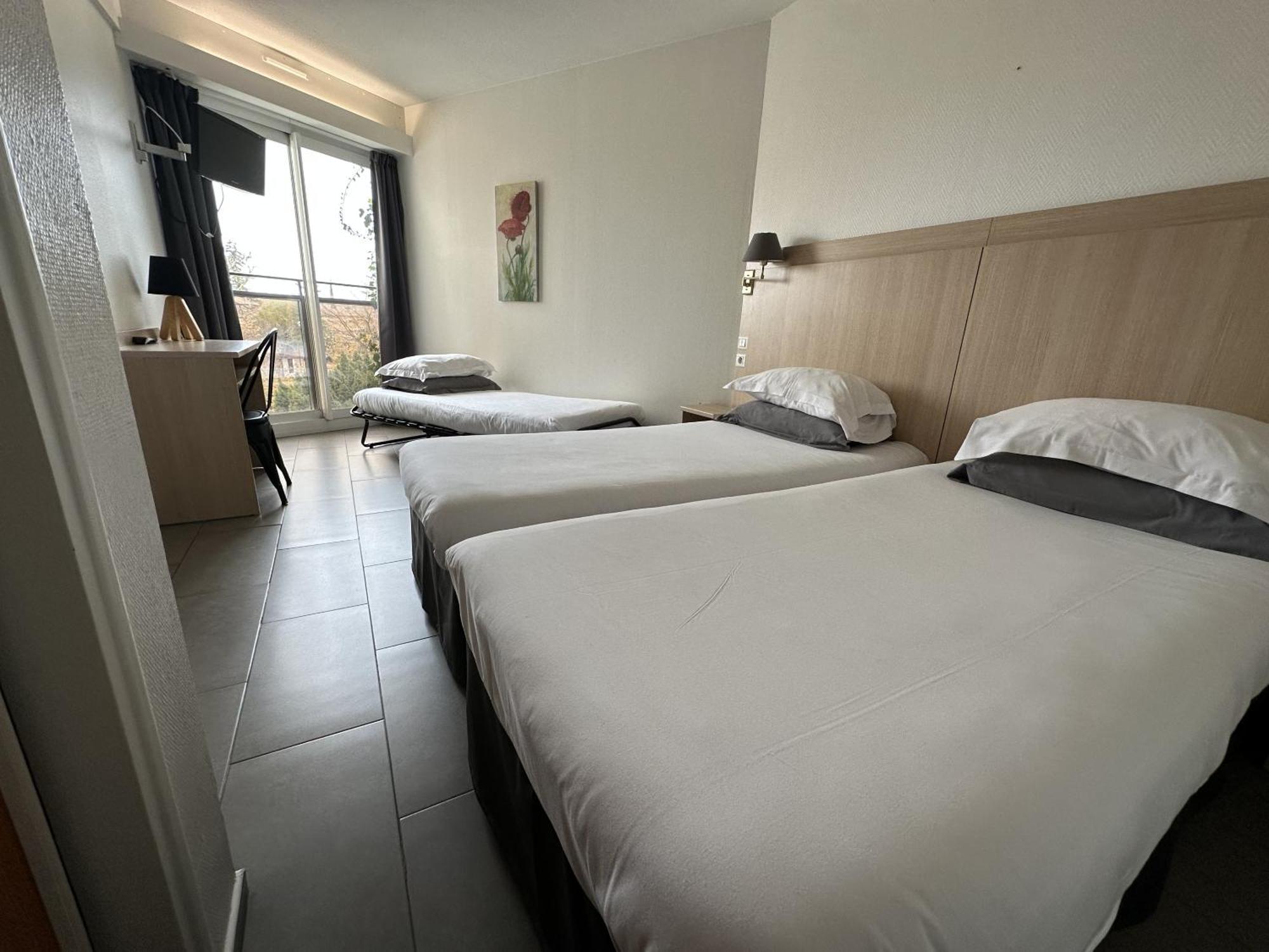 Hotel Les Nevons L'Isle-sur-la-Sorgue Bilik gambar